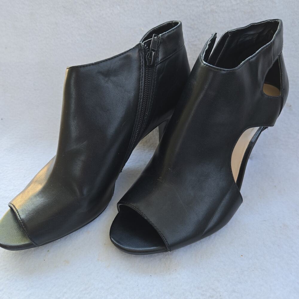 Nine West Black heels Faux Leather open toe sandals Side Zipper shoes Size 8.5M